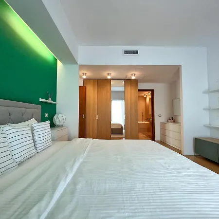 Luxury Beachfront - Quite Area, 100 Sqm Apartment Constanta