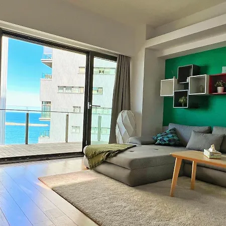 Apartment Luxury Beachfront - Quite Area, 100 Sqm Constanta