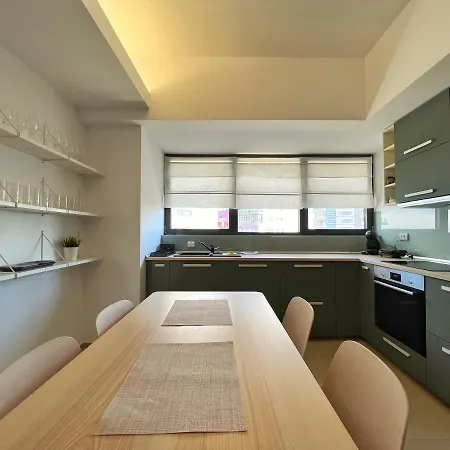 Apartment Luxury Beachfront - Quite Area, 100 Sqm *
