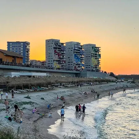 Daire Luxury Beachfront - Quite Area, 100 Sqm Köstence