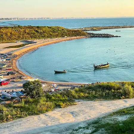 Daire Luxury Beachfront - Quite Area, 100 Sqm